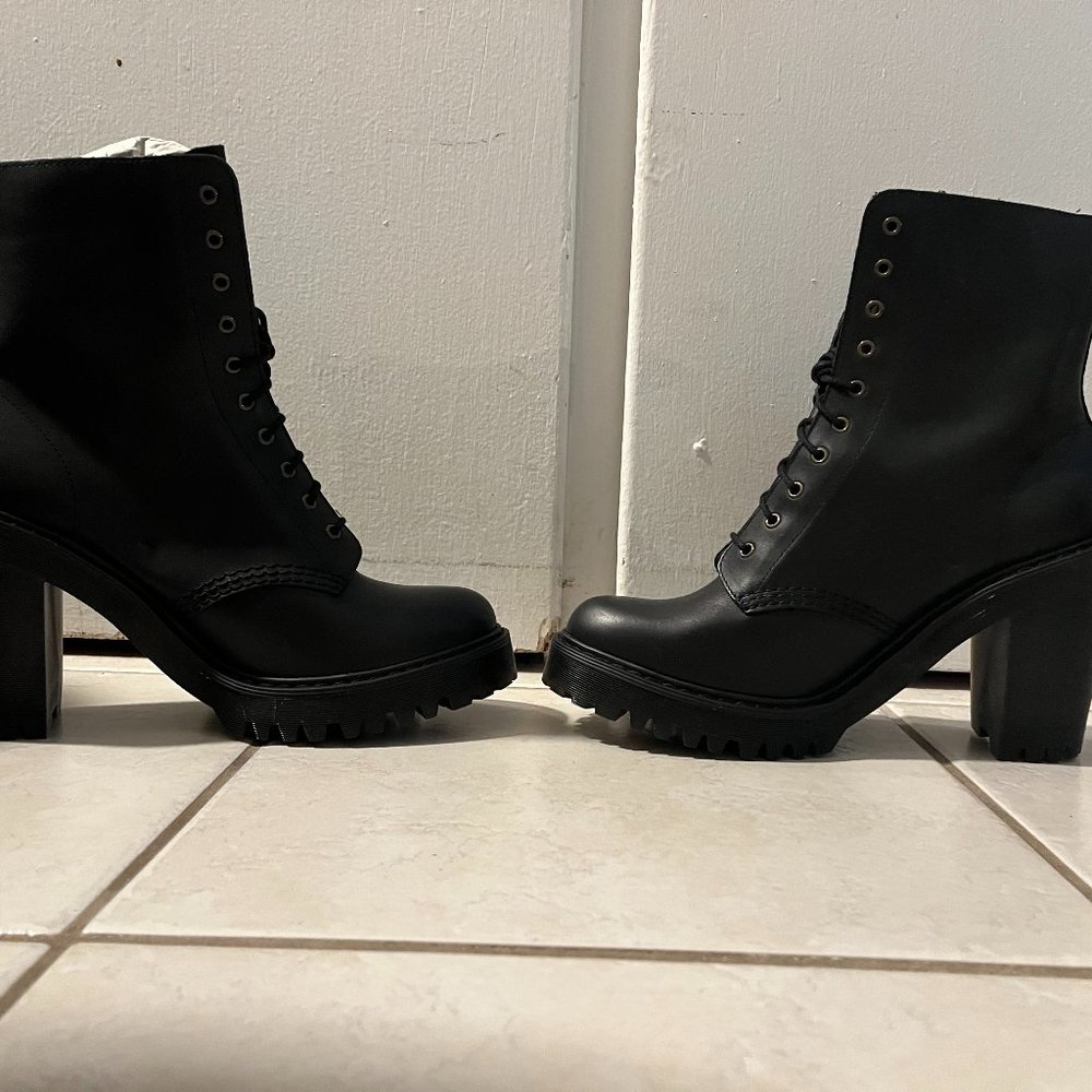 Dr. Martens Kendra Leather Heeled Boots (9)